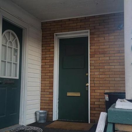 E. Michigan Walk Up Furnished 2 Bedroom Apt Lansing Exterior foto