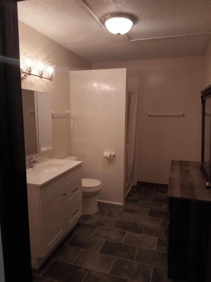 E. Michigan Walk Up Furnished 2 Bedroom Apt Lansing Exterior foto