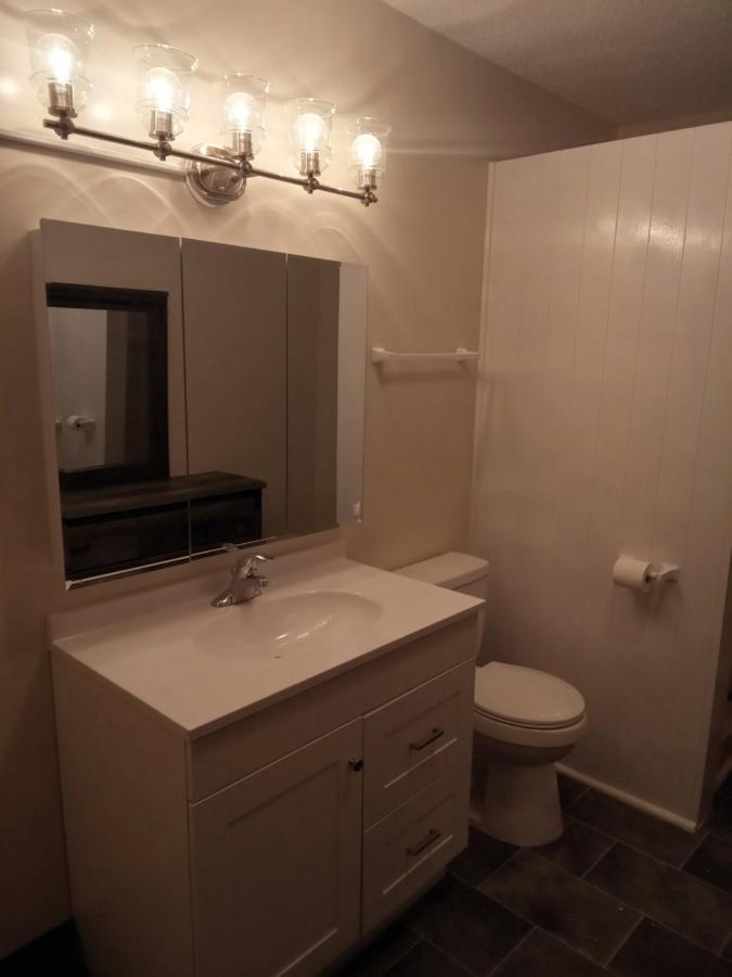 E. Michigan Walk Up Furnished 2 Bedroom Apt Lansing Exterior foto